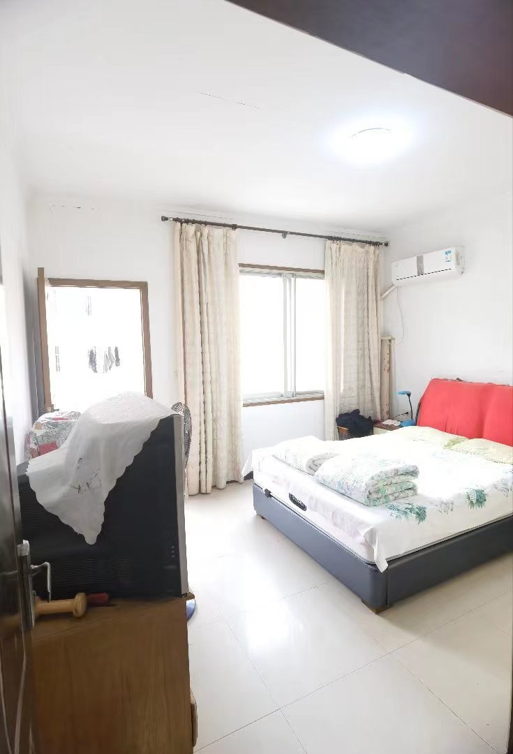 德政园枫丹苑.精装三房.证件满二.看房约