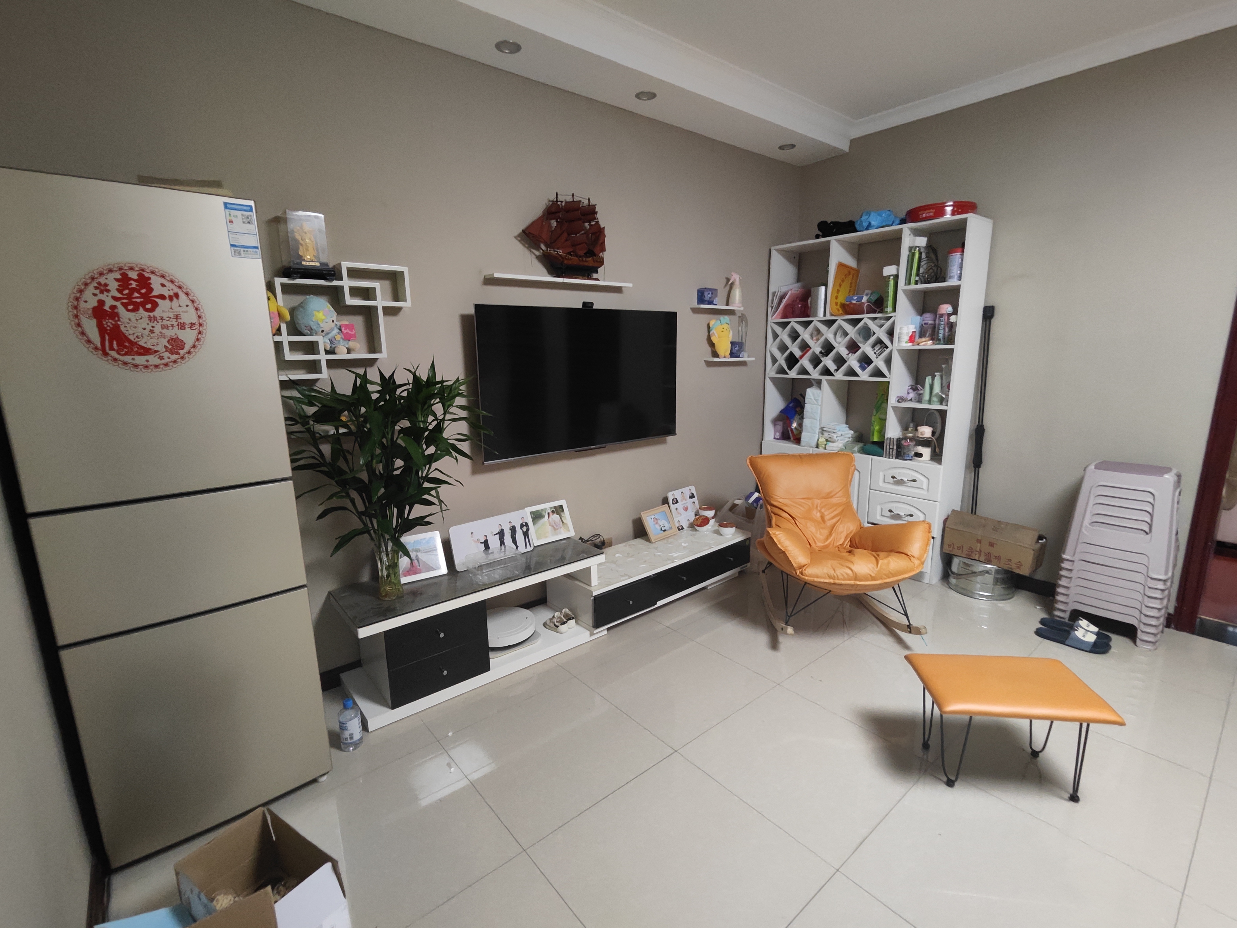 城南步梯中间楼层.永乐路小区.精装大两房.中间楼层.看房方便