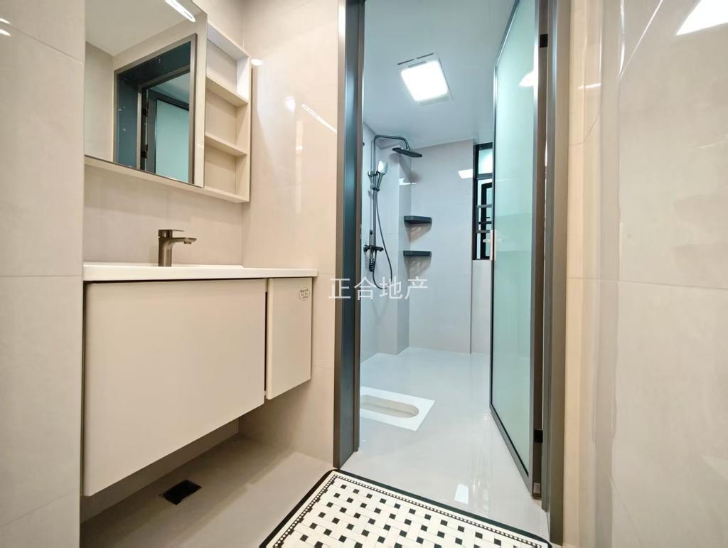 城南，御湖世家，全新精装三房二厅，证满两年，手付无要求，好楼层