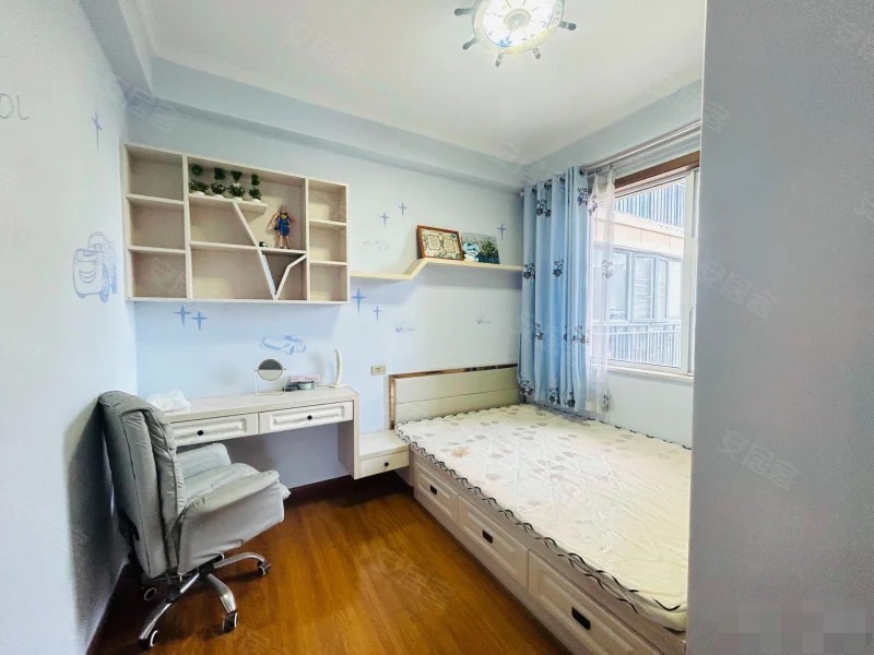 捡漏。城南，森林国际，精装三房，成色新电梯好楼层，拎包入住