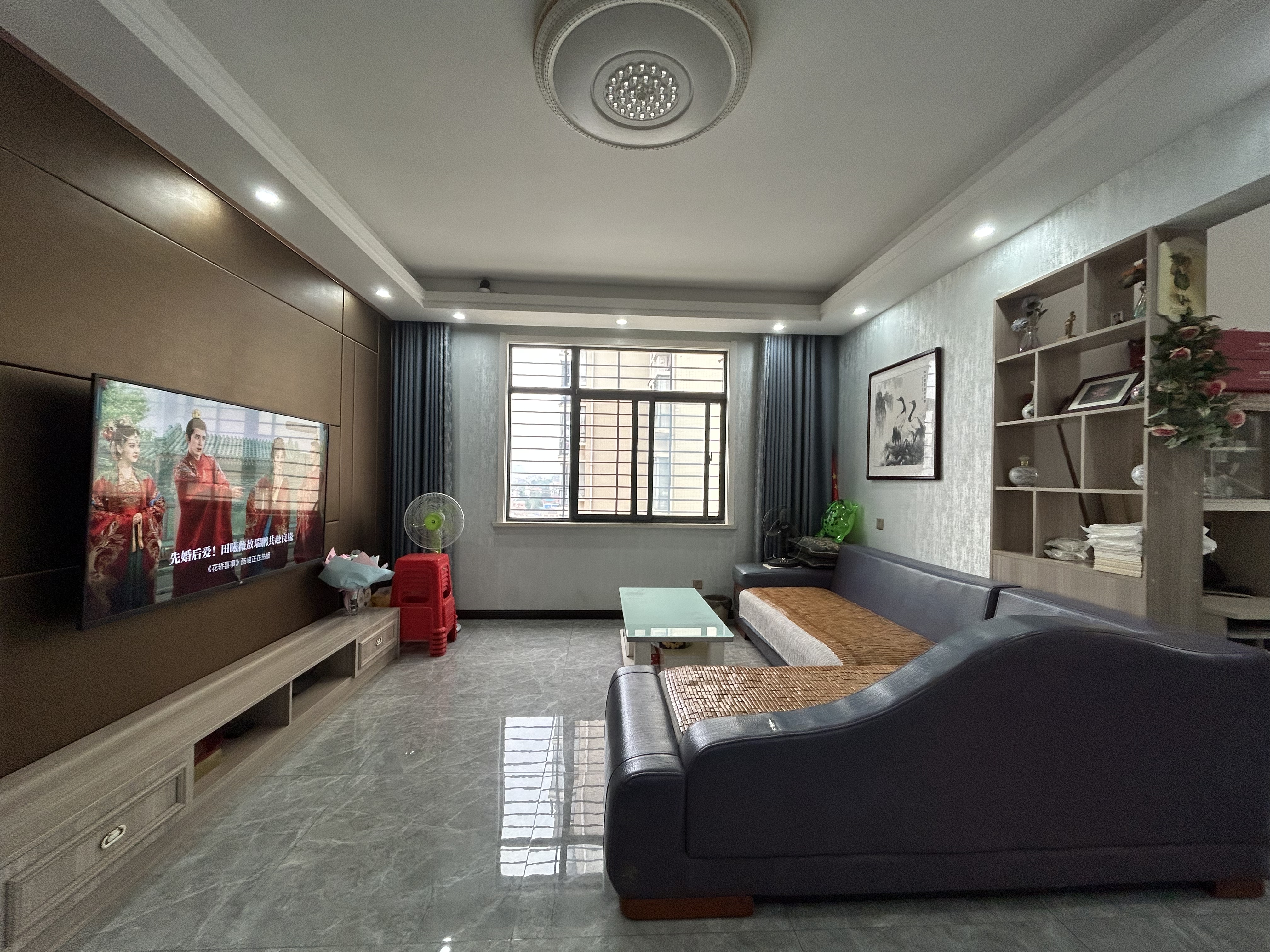 路安花苑.精装复式五房.房子成色新.看房方便