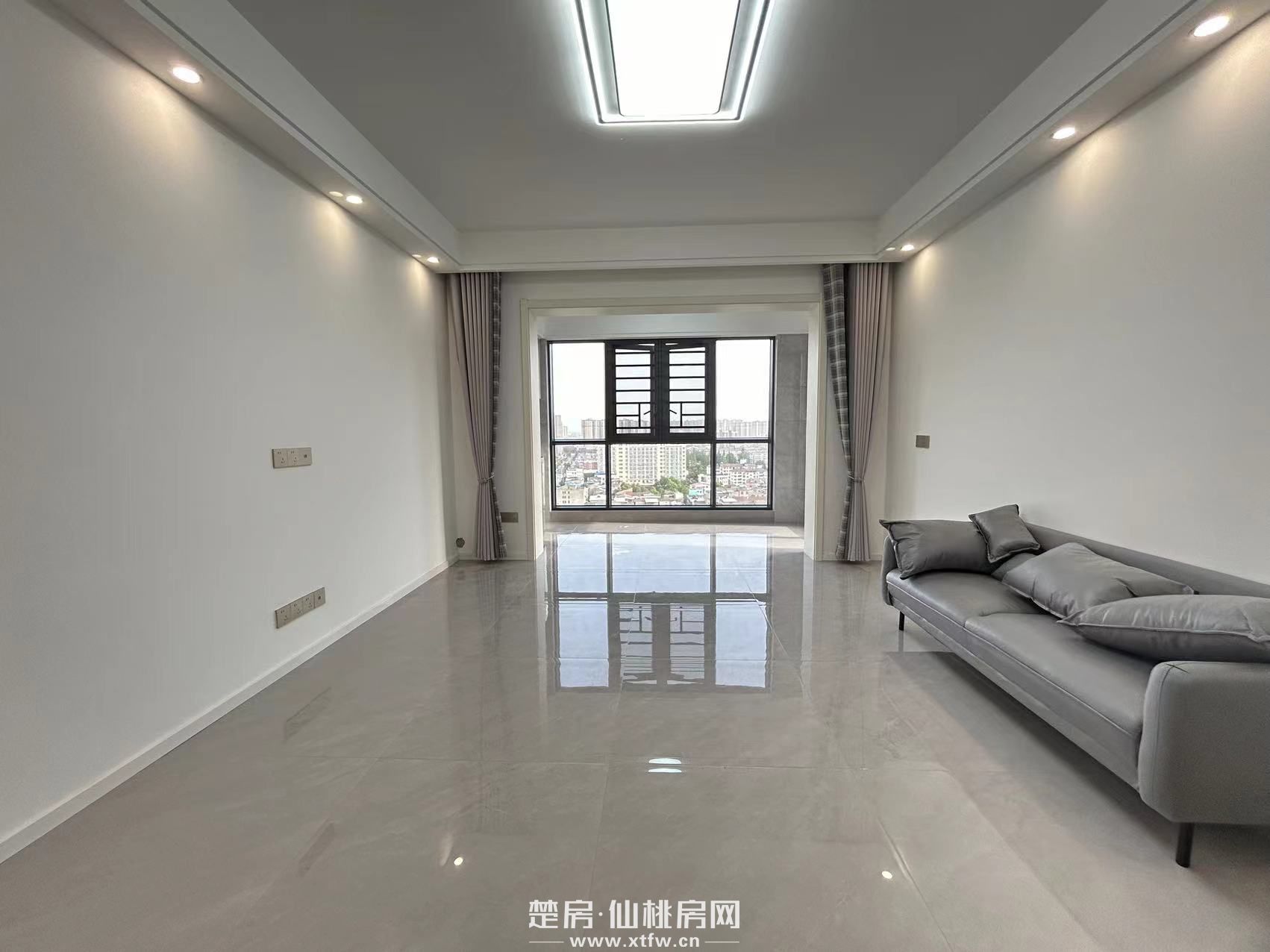 四中附近，两房精装修，视野非常好