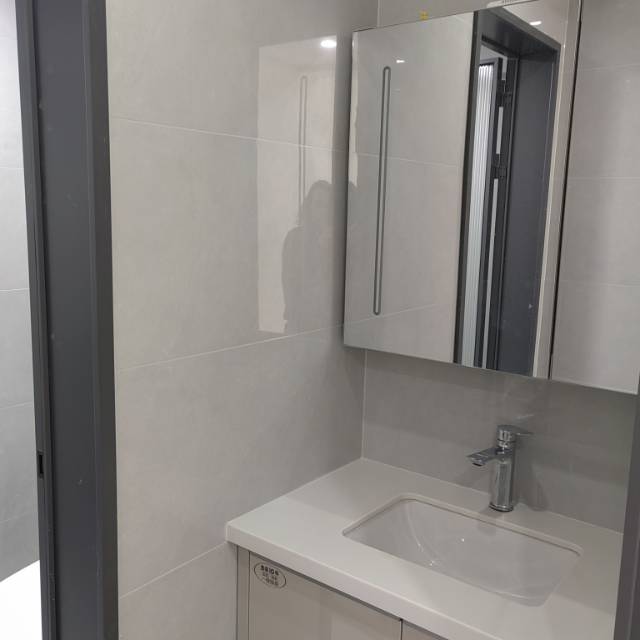 新仙桃中学对面