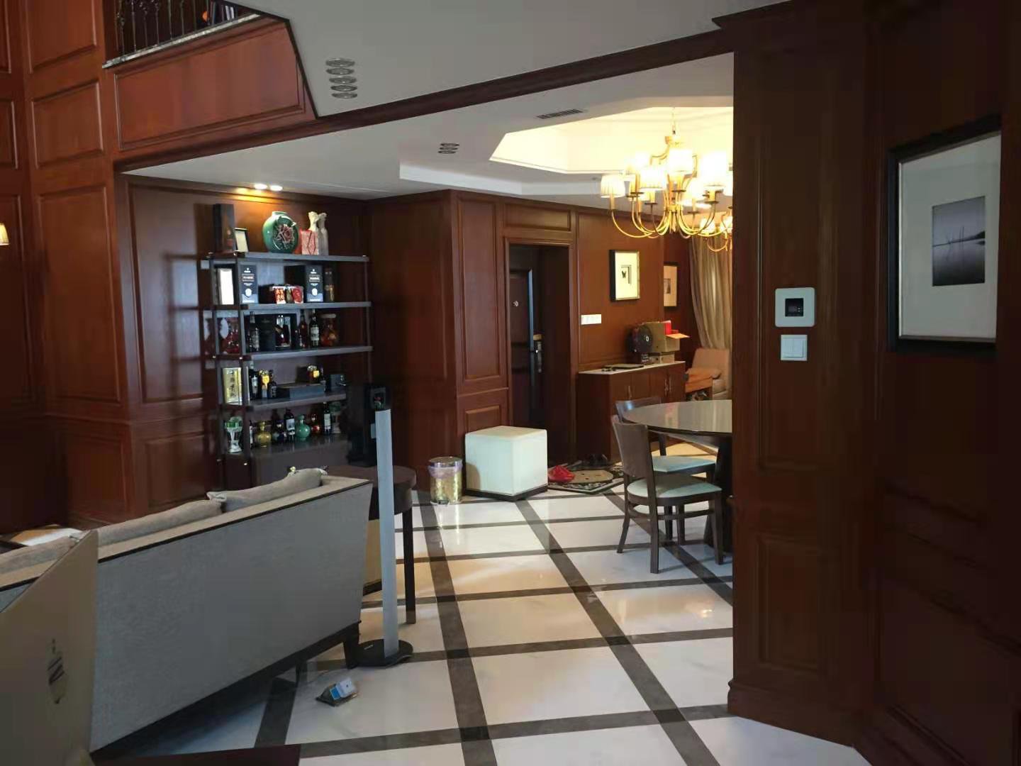 豪装复式楼，6室4厅4卫2阳台，