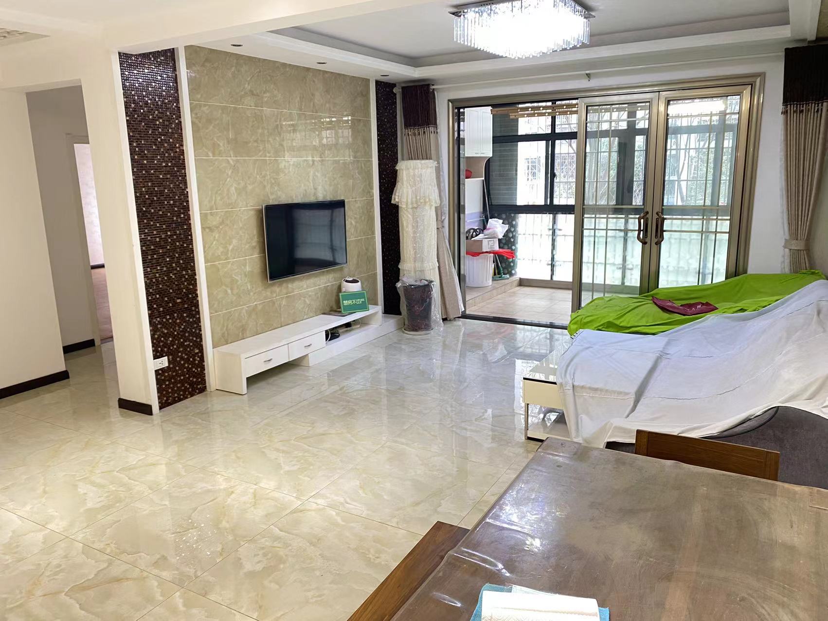 汉江景苑精装大三房  新三中旁 老证税费低