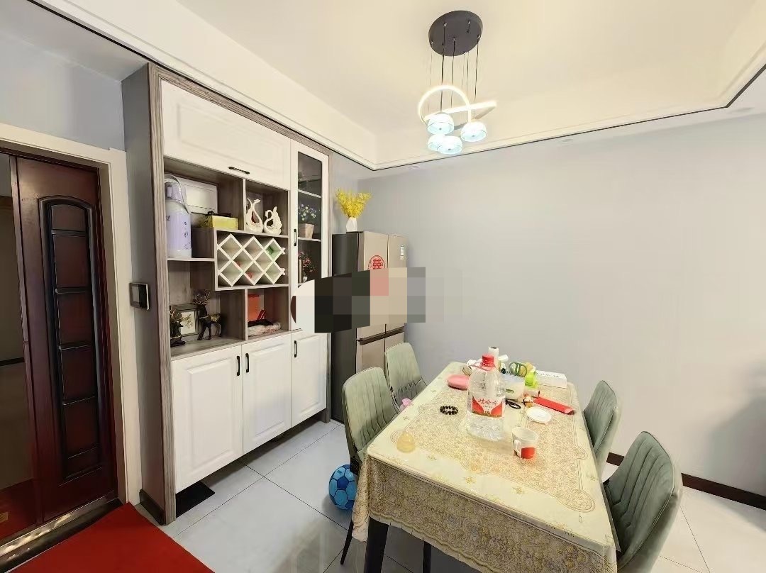 捡漏，元泰未来城C区，精装三房两卫，单价5千多，楼层好，视野采光好，