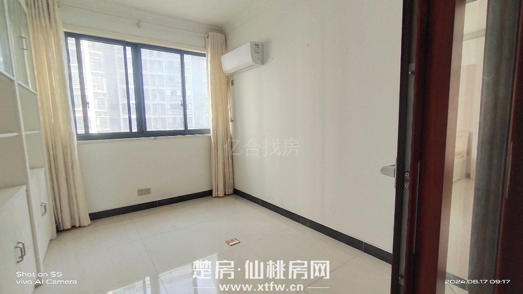 仙小附近，世纪雅园电梯大平层出租