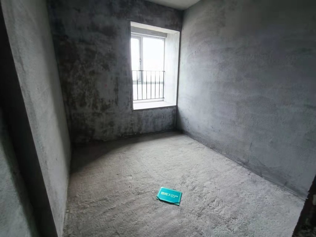 风和日丽.毛坯三房.下楼就是學笑.看房方便