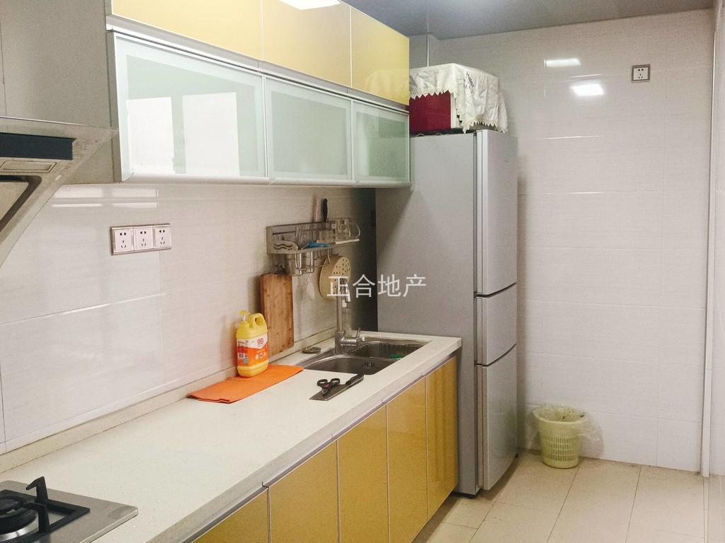 城南，福星城，精装二居室，电梯好楼层，证满二，诚心出售