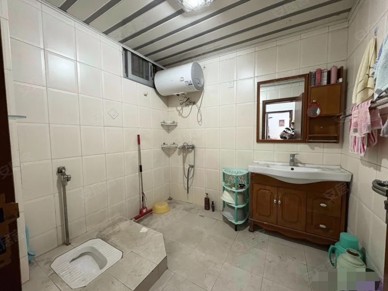 急售！德政园，步梯好楼层2楼，精装三房，有证满二，单价不到3000，看中能谈