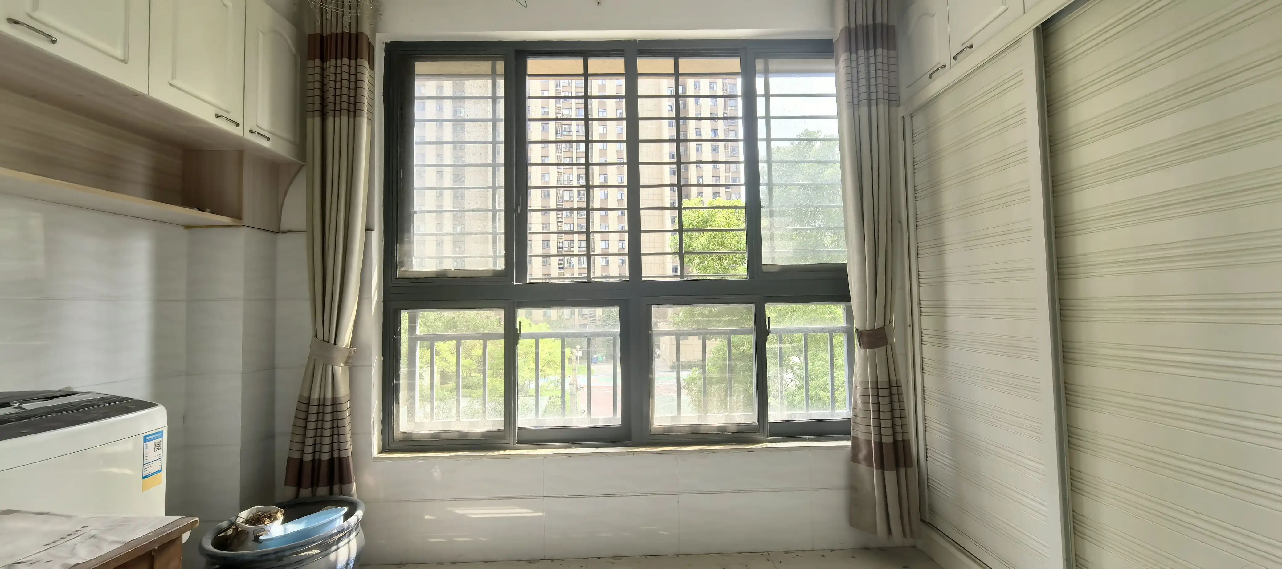 捡漏，城南，元泰A区，精装三房，单价3700，证满二