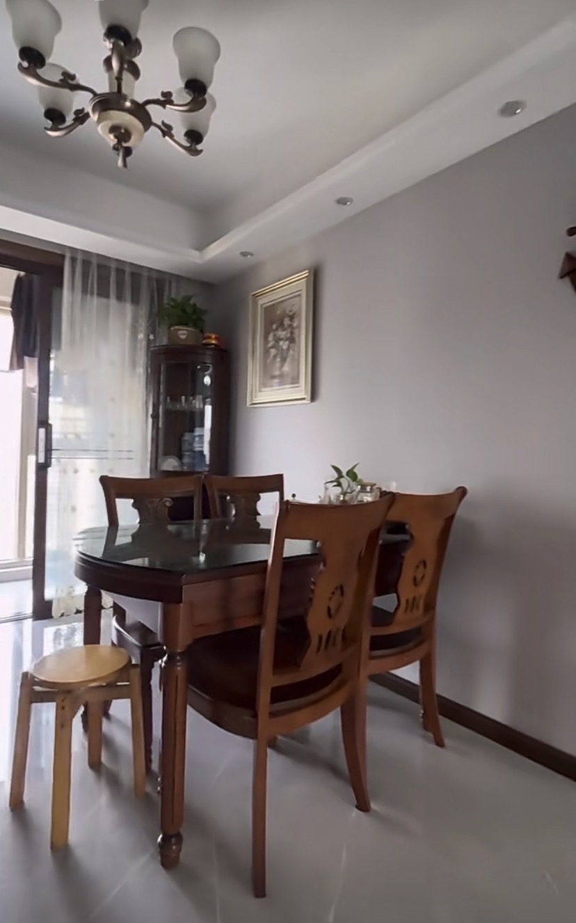 418，满庭春六期，边户，单价4500，全屋实木家具，9成新装修，证满二