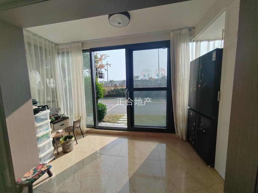 降价了，城南碧桂园，花园洋房，一梯一户，精装四房，单价5500送车位，全屋品牌，南北通透双阳台前后院子，