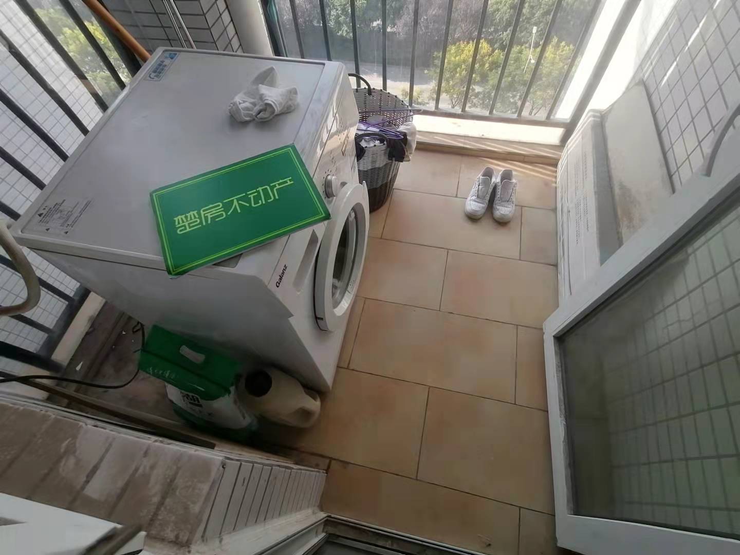 一中对面翰墨苑精装修边户采光好证在手可租可住价格可谈