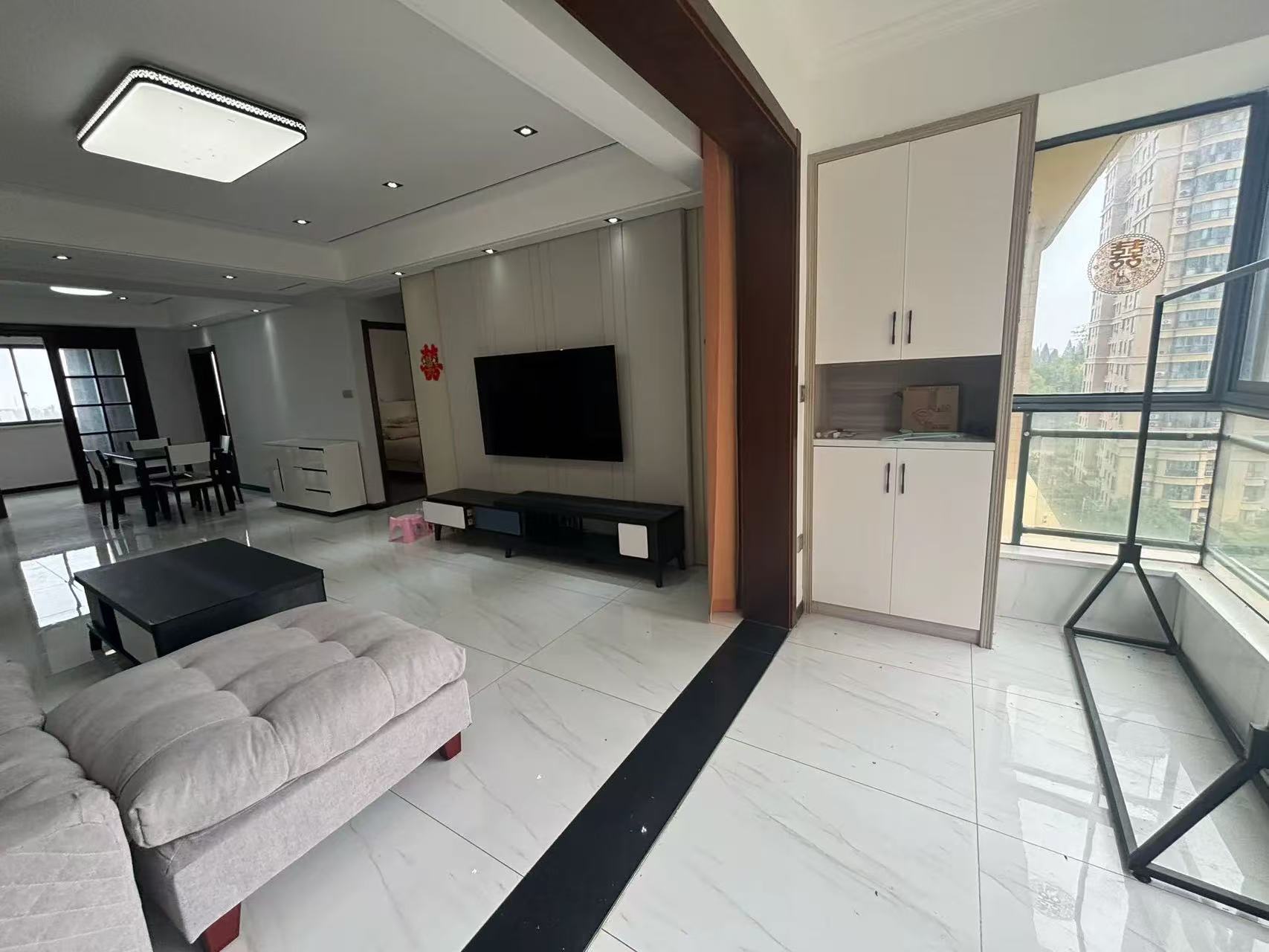 降价了，捡漏，公园世家，精装四房，成色好！好楼层，南北通透，证满二