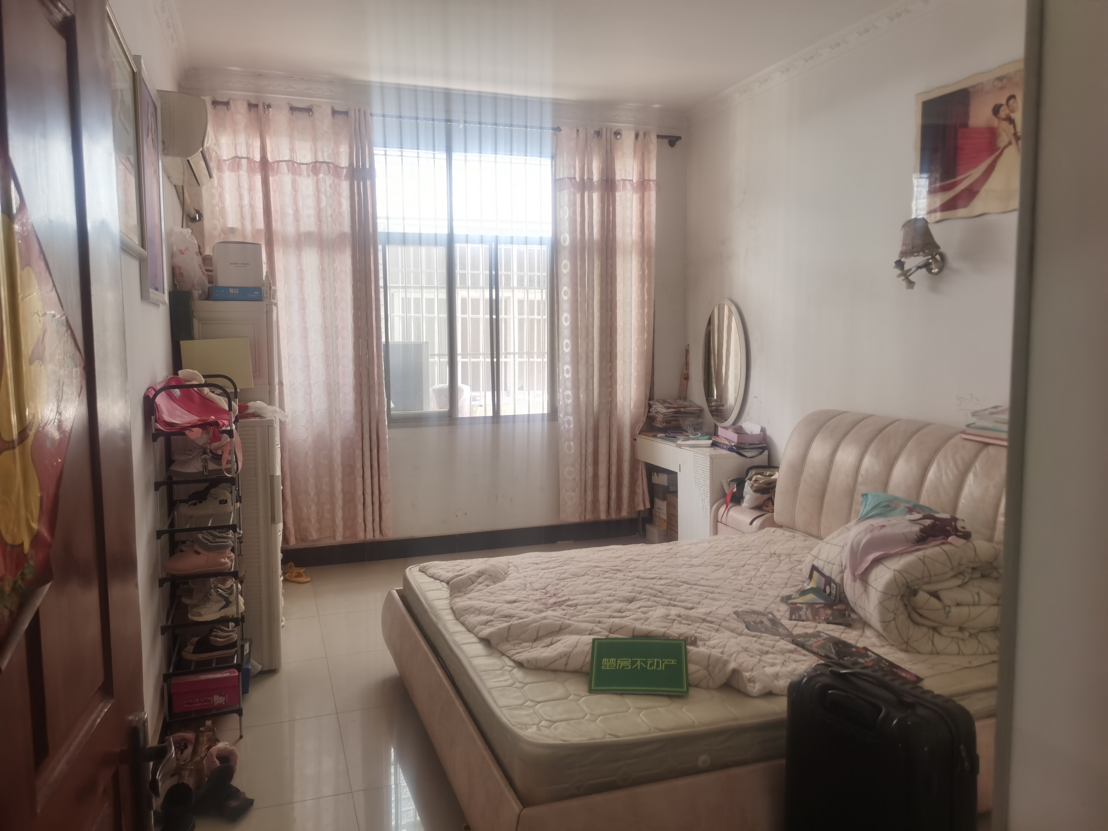 一中黄荆私房两间三层有房产证土地证