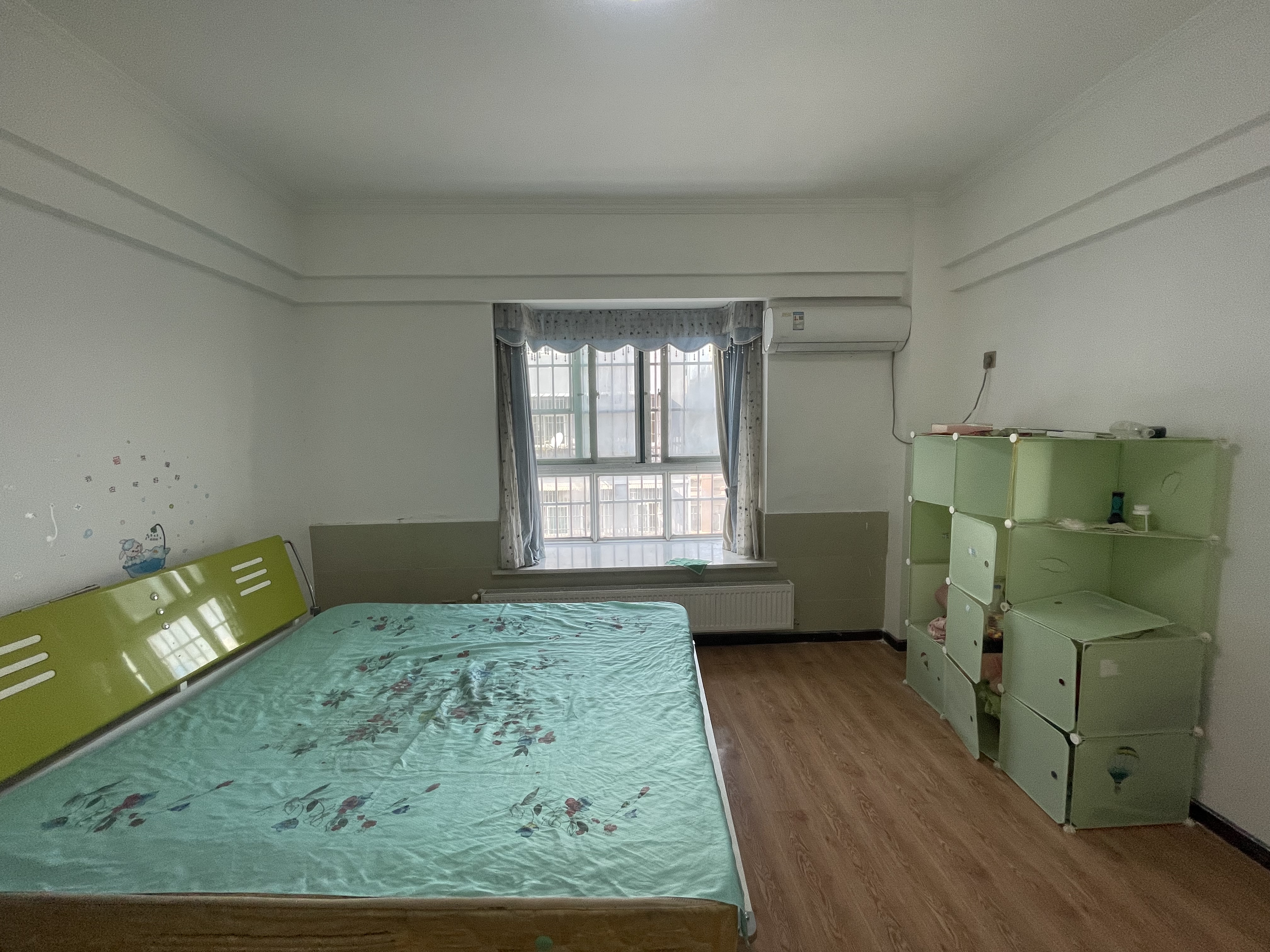 恒迪建材市场大三房拎包入住方便看房家里保养的很好