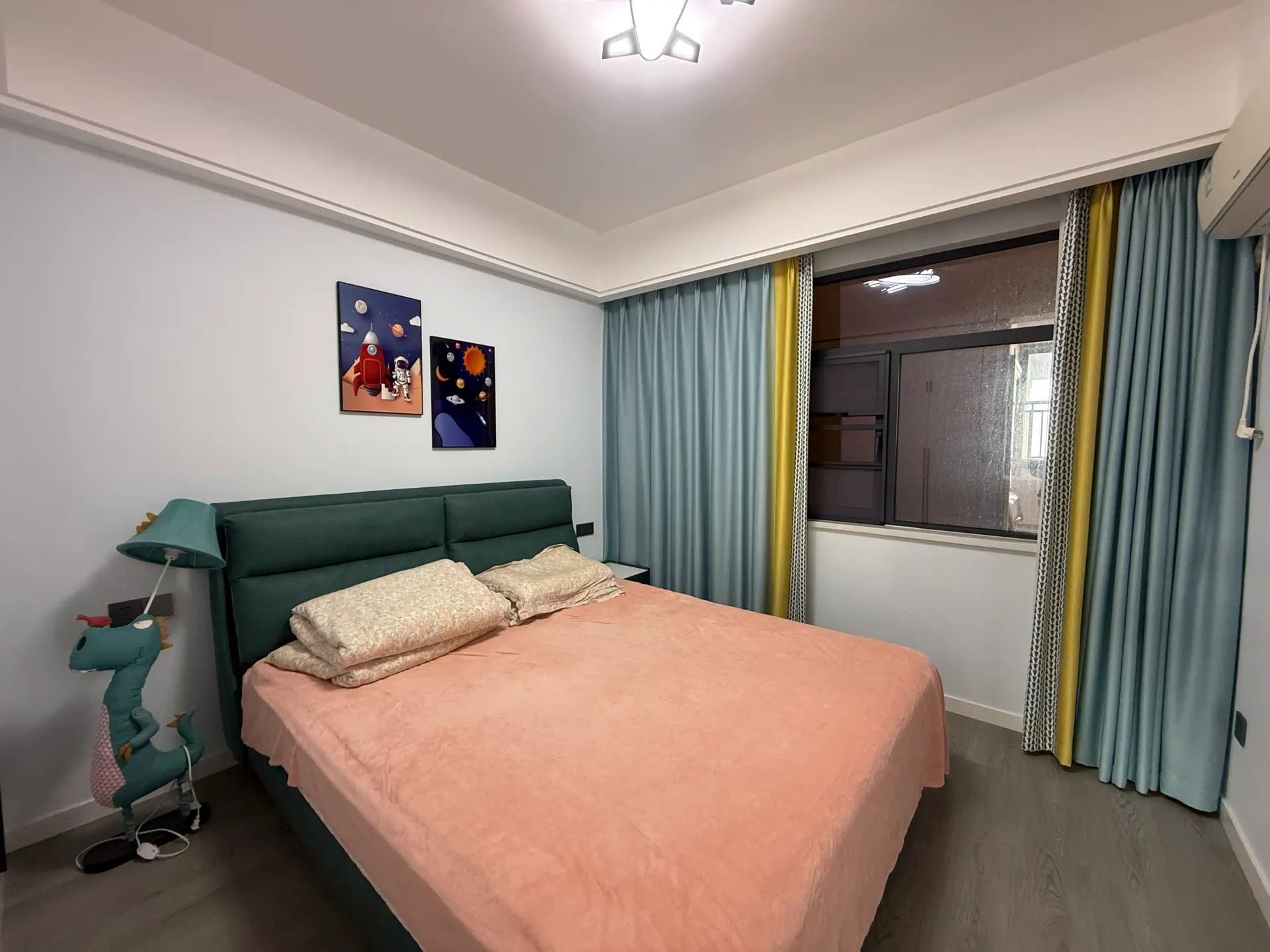 亏本，三中旁，学府名都，精装三房，凤凰楼层，装修9.5成新