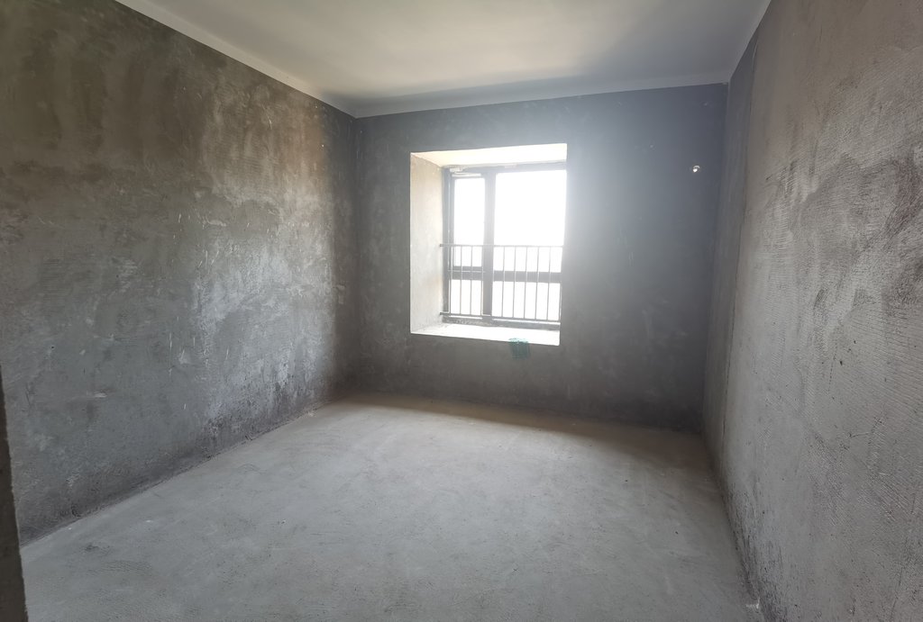 森林国际毛坯小三房户型方正方便看房业主诚心出售