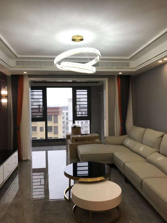 全新装修基本没住品牌家电家具装修花40多人车分流银孚领秀城边户