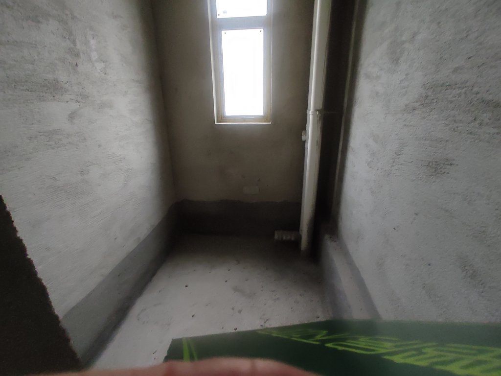 御湖世家毛坯三房单嫁4000多送车位