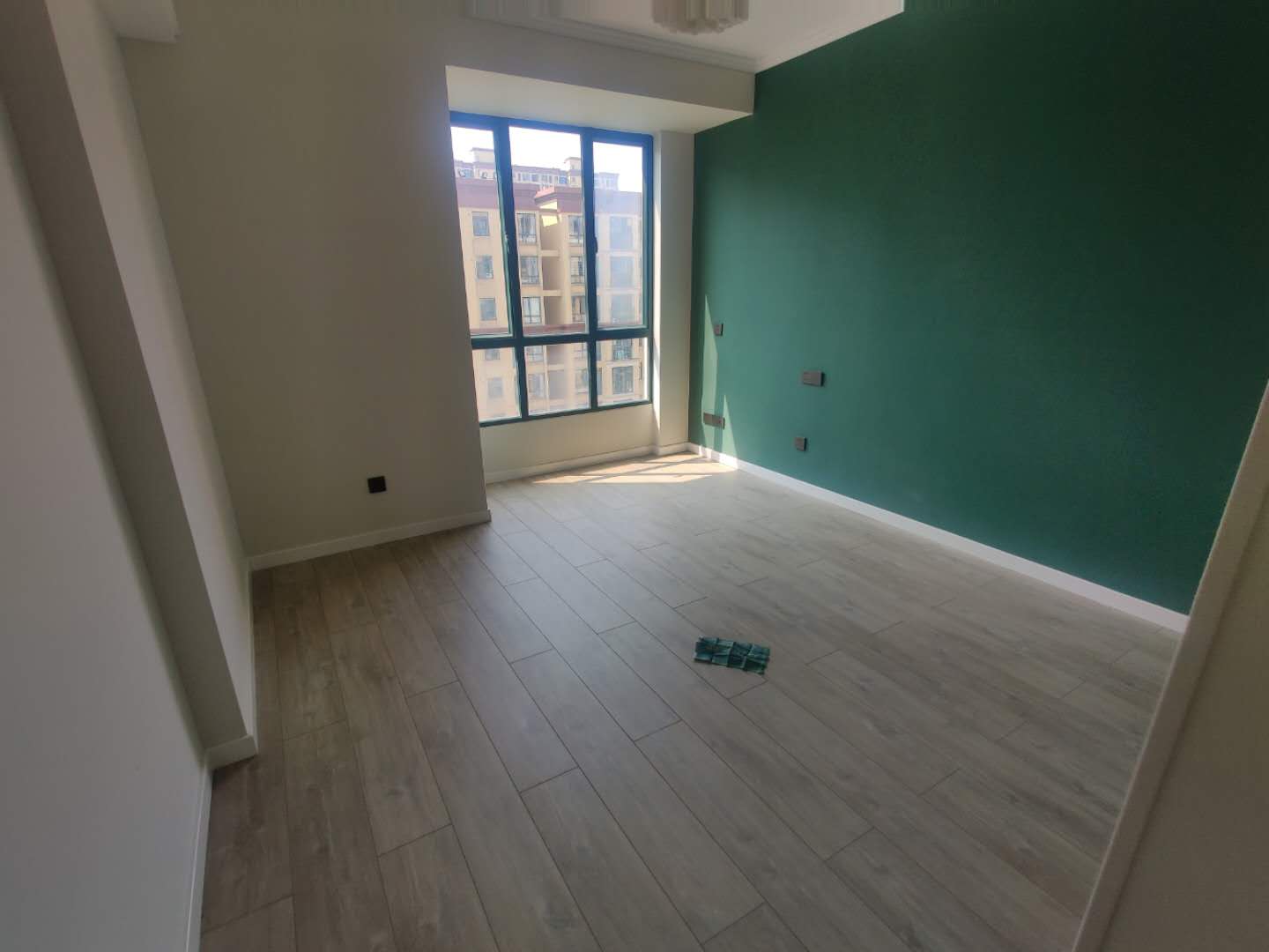 新城一号实验三小旁大三房精装修一天未住的看房方便