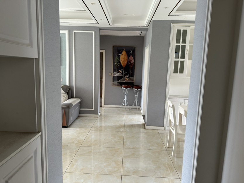 城南，新城壹号五期，6层高电梯洋房，中层，装修全送1梯2户，成色新