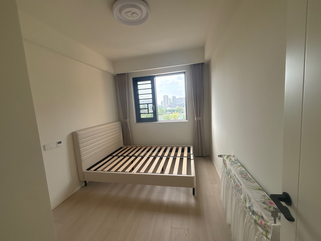 城南，沔阳清华园，豪装大4房，带暖气片，看沔阳公园，视野好