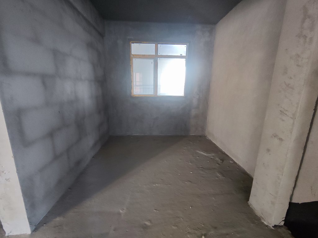 天泽园.毛坯三房.中间楼层.业主急卖.看房方便