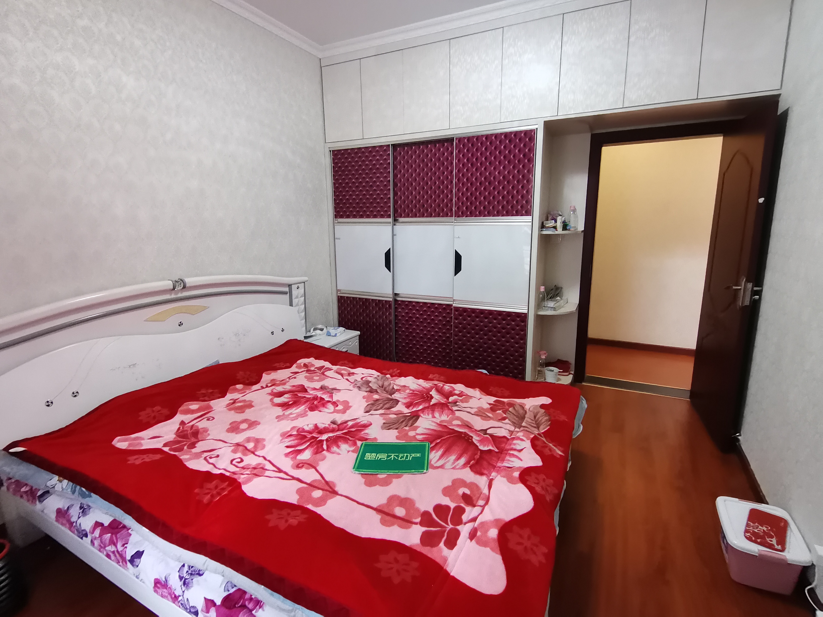 森林国际洋房出租中间楼层户型方正房东诚意出租