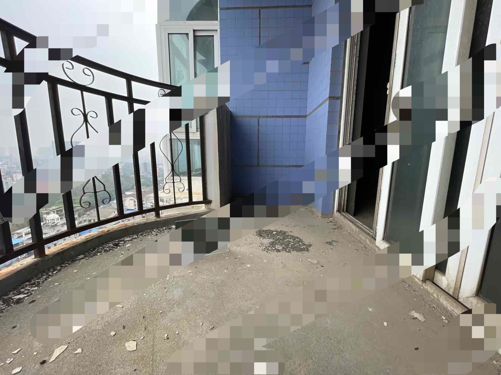 武商附近，电梯房，毛坯三房，单价2800，证满二，诚心出售