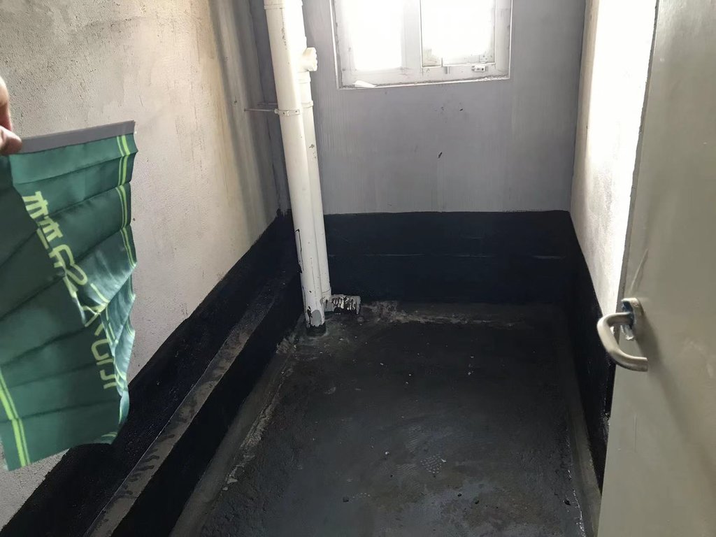 城南，南国明珠，毛坯三房，南北通透，诚心出售