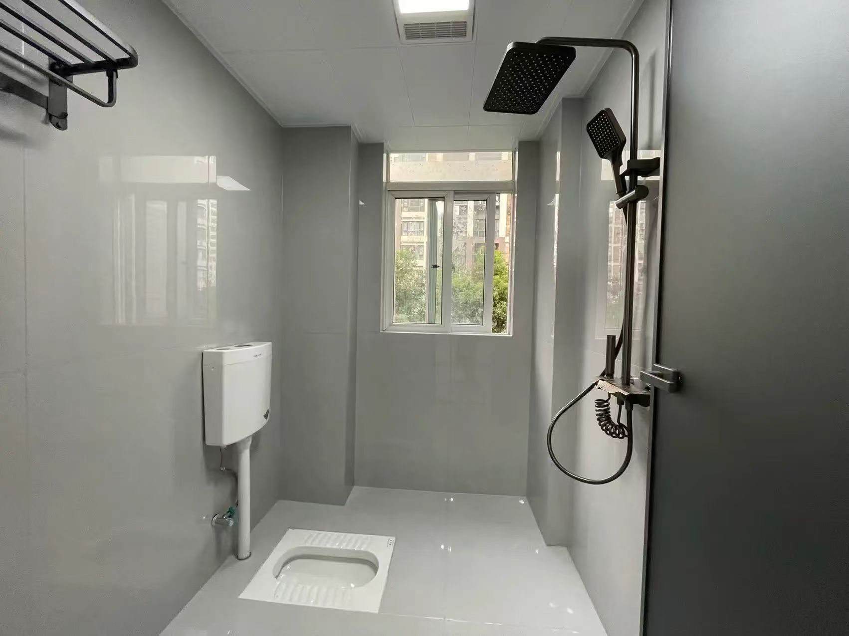 降价了，捡漏，和合国际，全新装修，精装大四房，证满二，诚心出售