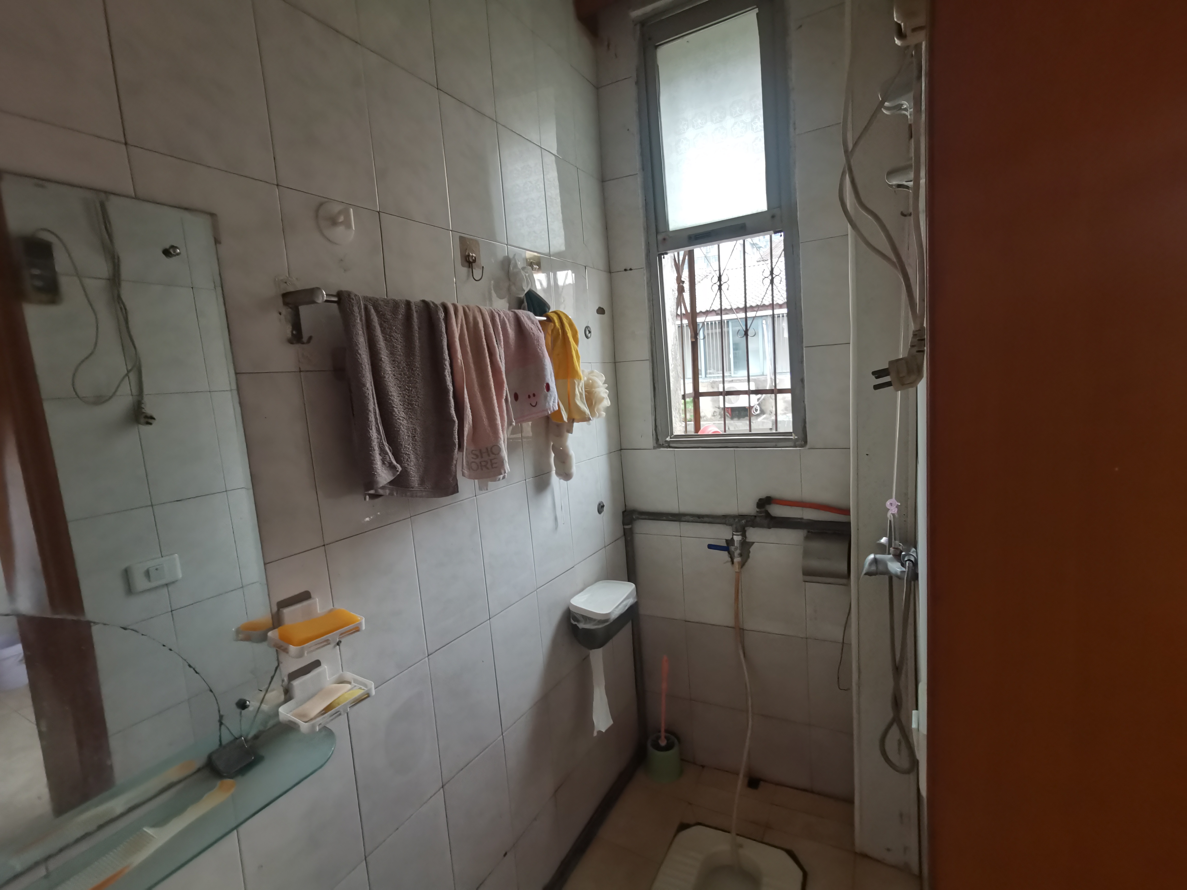 老三中旁单位宿舍适合陪读总价低