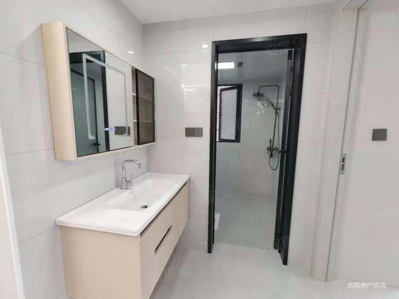 一线江景房，中大学府，边户，精装三房，一天未住，中间楼层