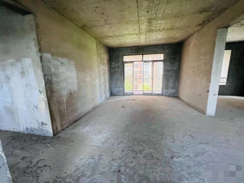 城南新街，边户，单价3800，电梯好楼层，捡漏，证满二