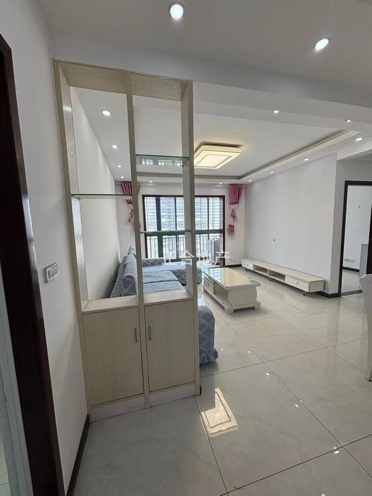 诚心出售，城南，城市丽景，精装3室2厅1卫，电梯好楼层，证满二，