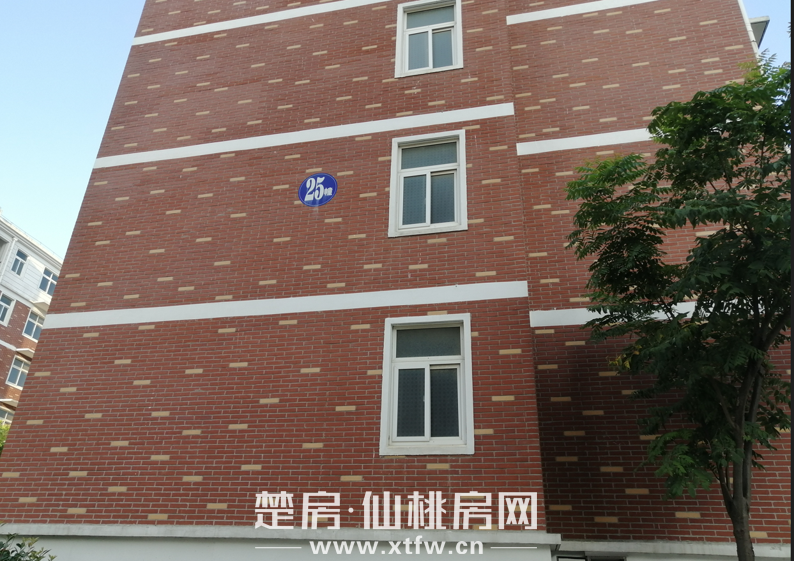 仙桃市人民医院对面骑尾社区步梯房出售