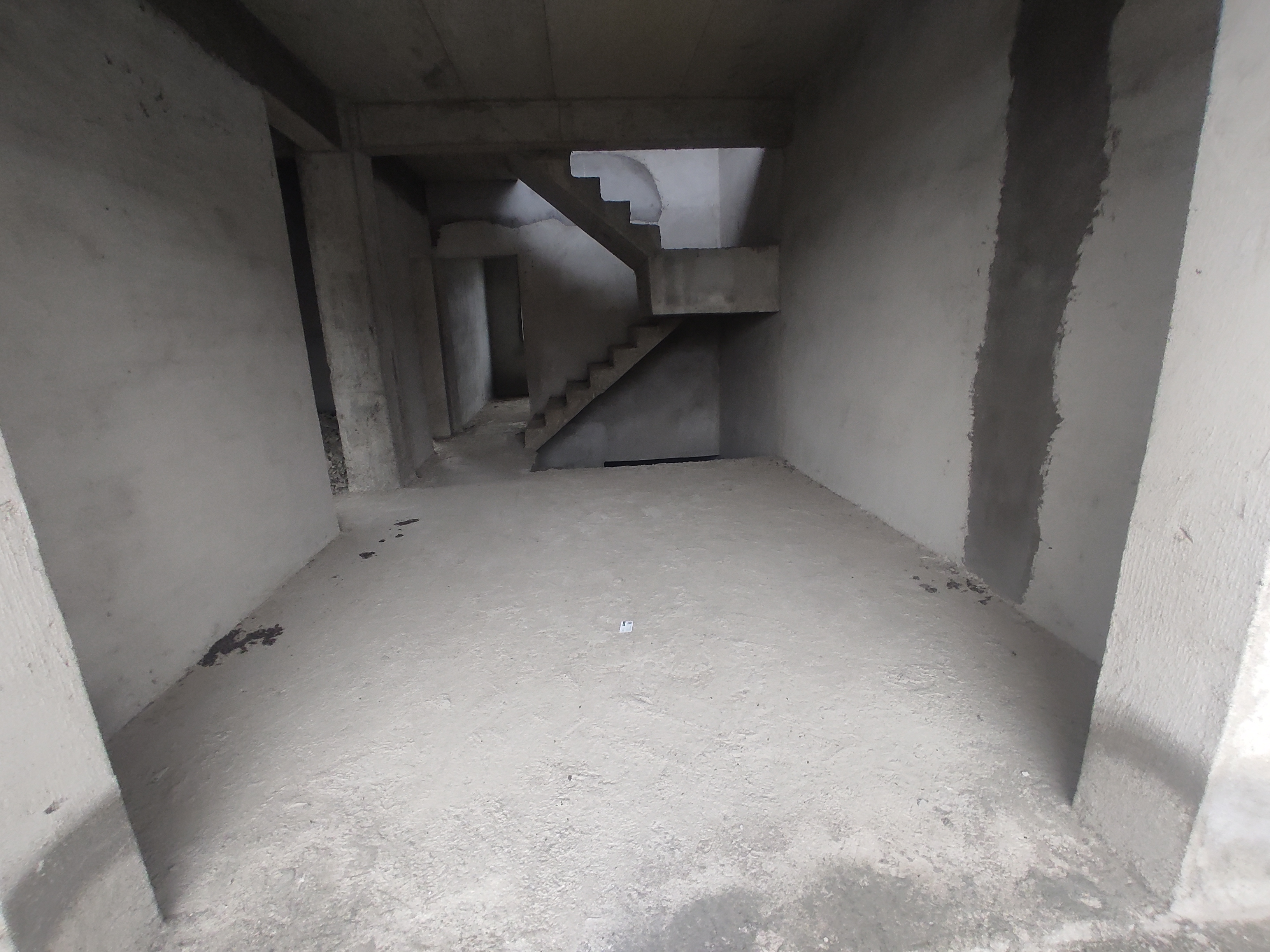 太子湖旁边联排别墅，性价比超高，业主诚心卖，看房方便