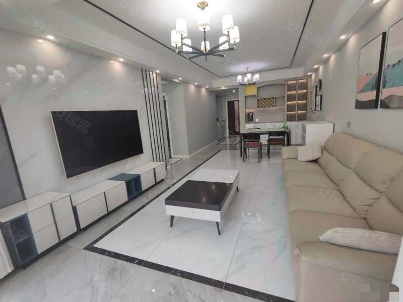 大捡漏，亏本出售，急售，领秀城,​装修9.5成新，单价6400，送地下停车位，