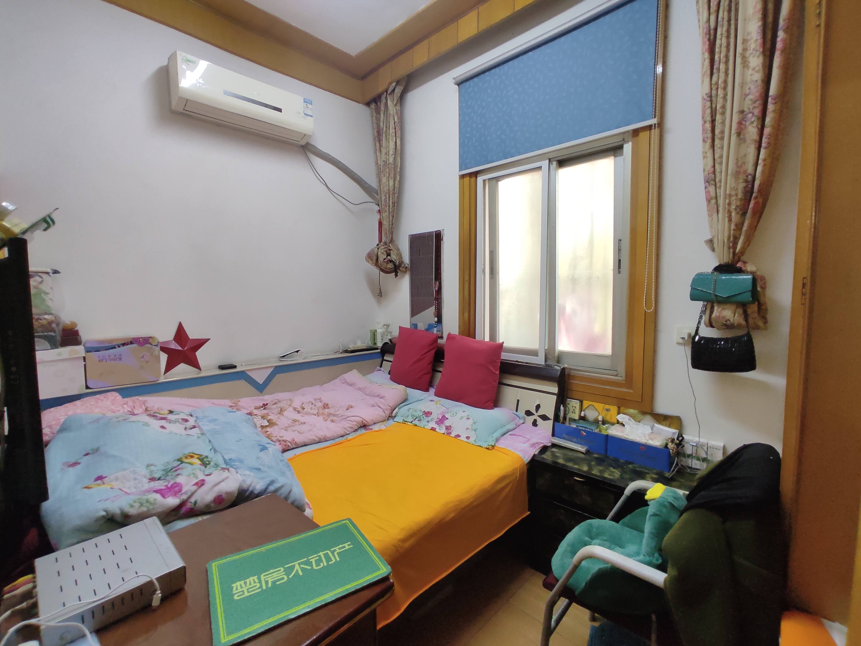 麻类宿舍精装大四房产证面积80几平实的面积150几平赠送面积超大老证小区停车方便