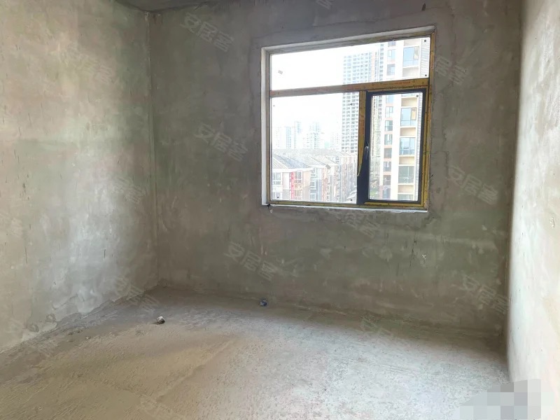 392，大‬捡漏，​元泰C区，单价3803，一口价50万，沔‬阳‮学小‬和新‬三中，南北通透，大三房