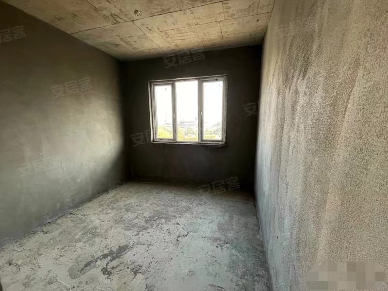 降价了，蓝天花园，1梯1户洋房，东边户，客厅6米挑高，带两个地下车位，无过户费