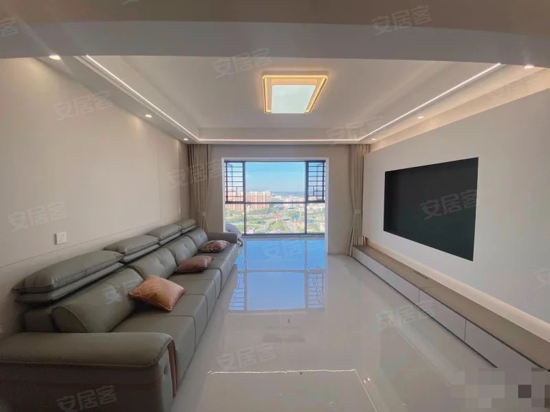 降价了，捡漏，润泽天下，精装大三房，全新装修，单价4800，证满二