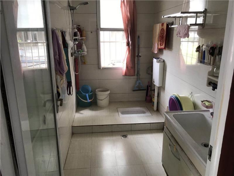  付3成！四中隔壁，步梯2楼，精装3房2卫，三面采光，双阳台