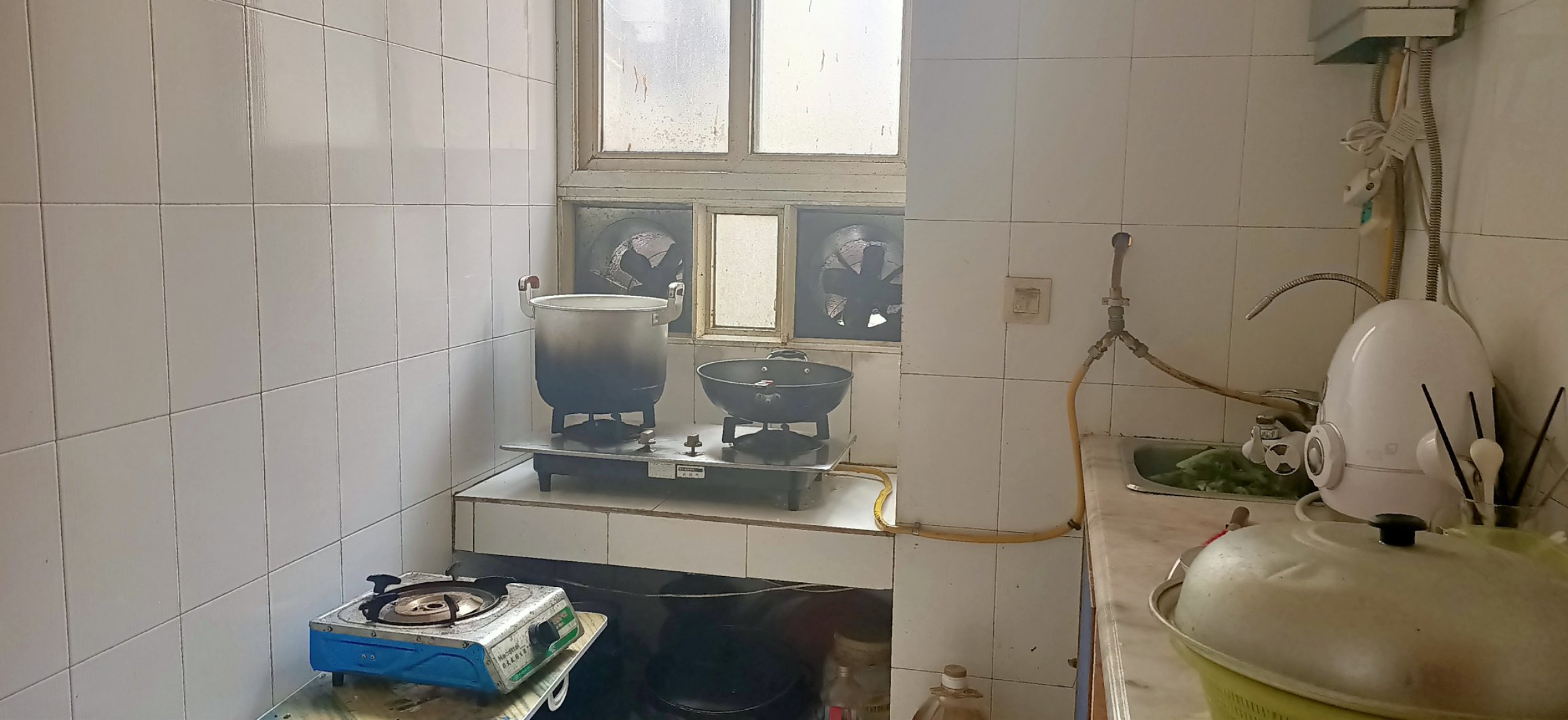 沙嘴菜场旁好楼层108平，三室两厅一卫，南北通透采光好