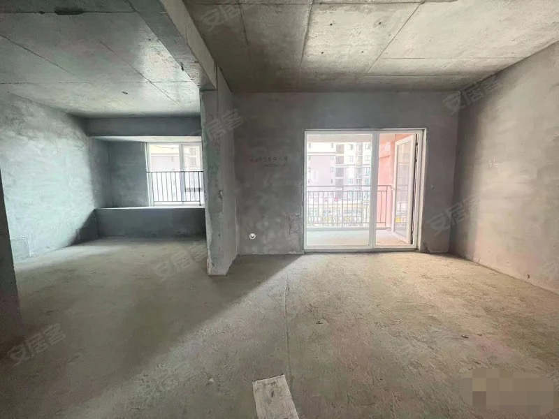 捡漏，满庭春，东边户，毛坯三房，南北通透，双阳台，采光好