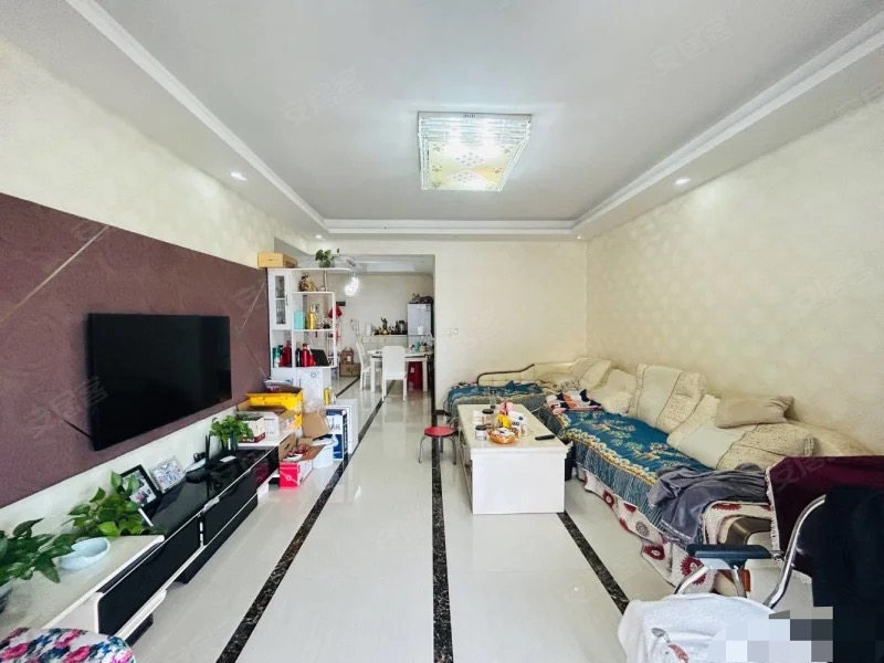 ？急售，四中旁，东城国际，电梯精装大三房，单价3600，楼层好