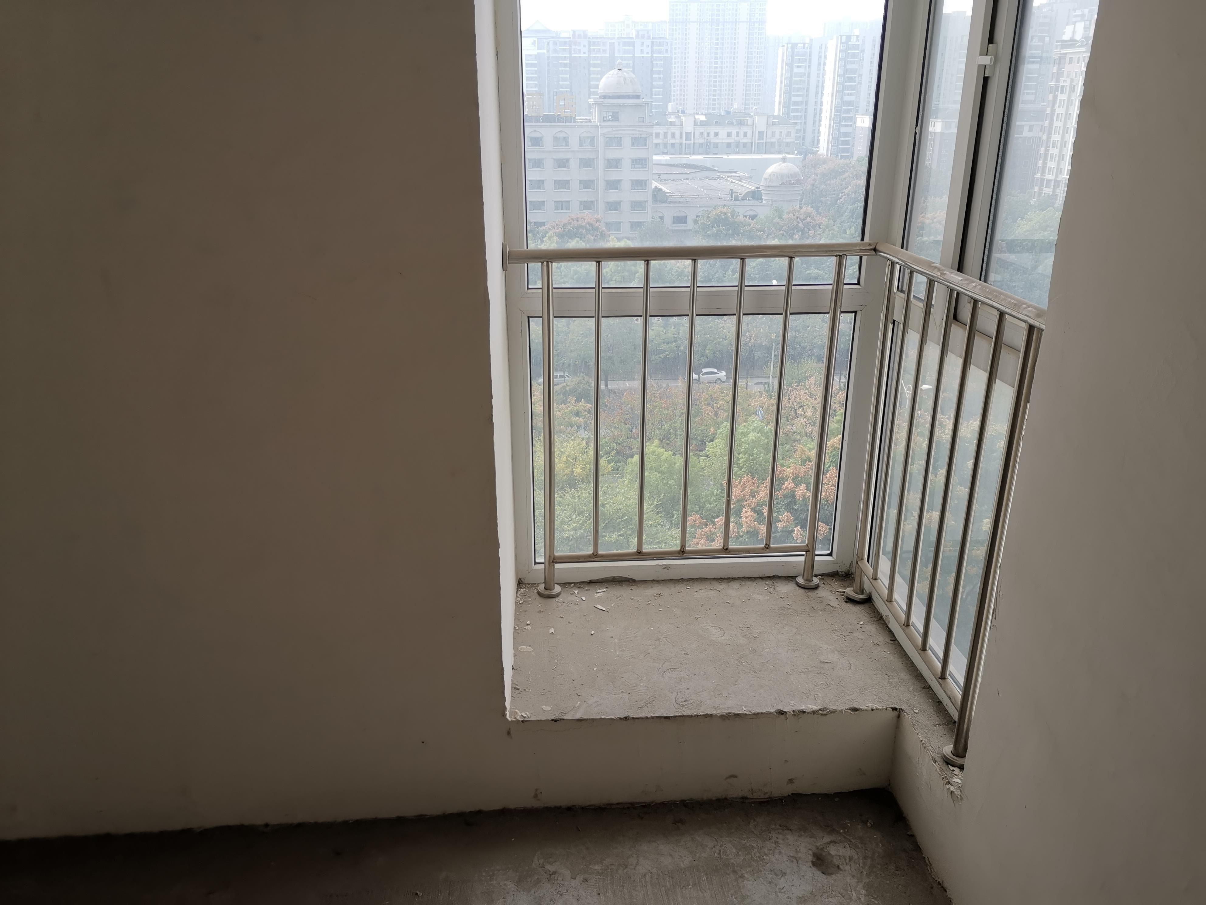 福星城毛坯电梯好楼层采光瞎到位有钥匙 看证满两年