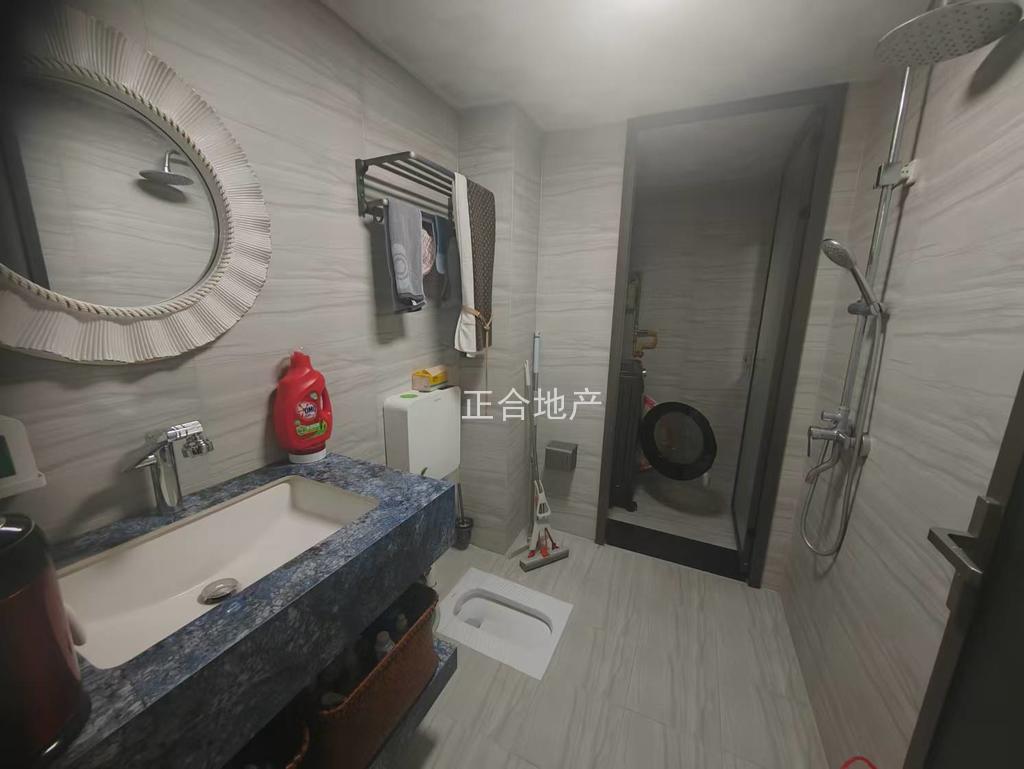 降价了，沔街上，新街，精装大两房，中间好楼层，成色新，三中，沔阳xiao学